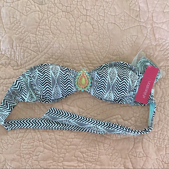 🧡 5/$25 Closet Clear Out sale! NWT Xhilaration Medallion Bikini Top S - Picture 1 of 5